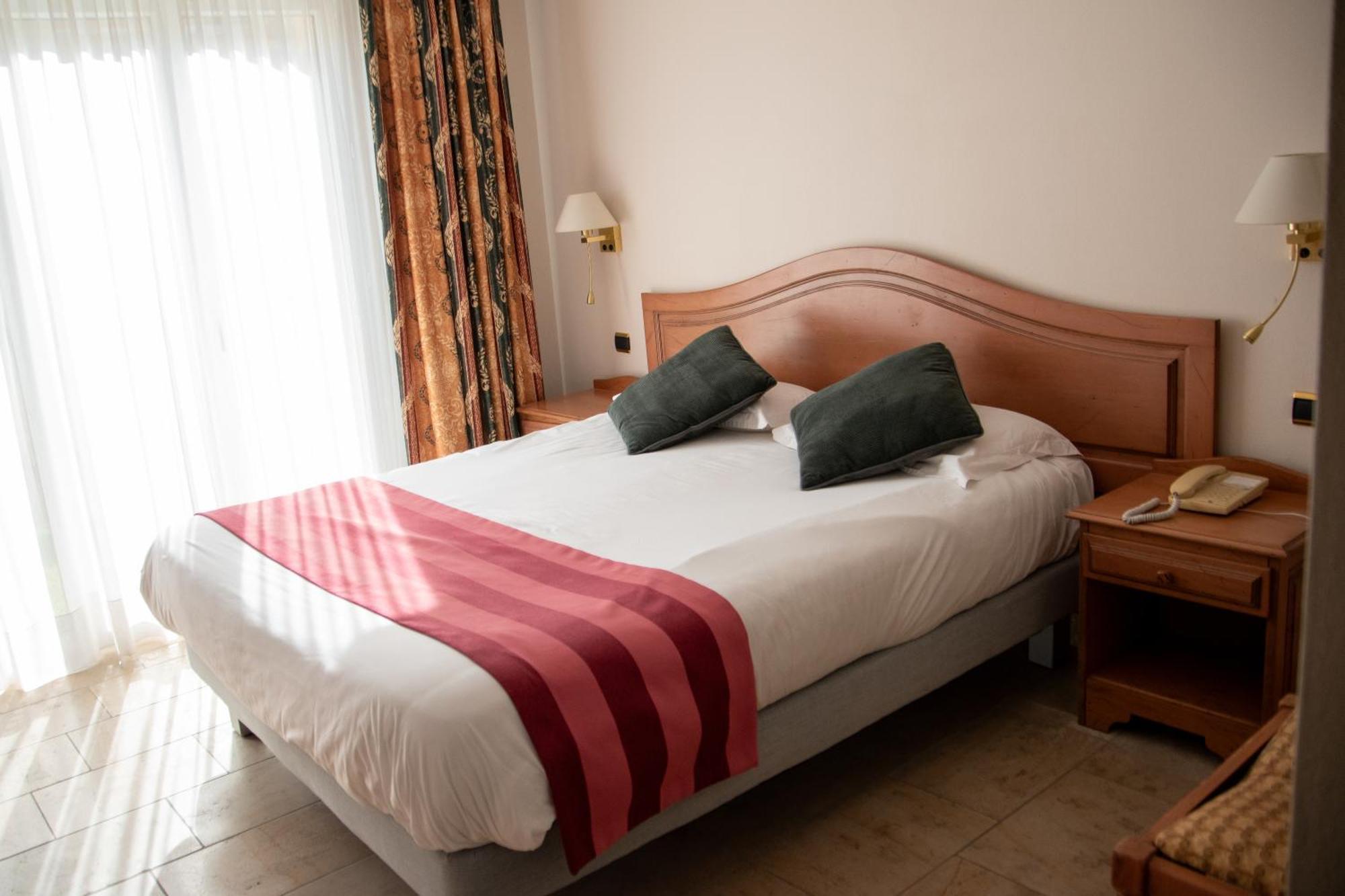 Logis Le Saint Nicolas Bar-sur-Aube Luaran gambar