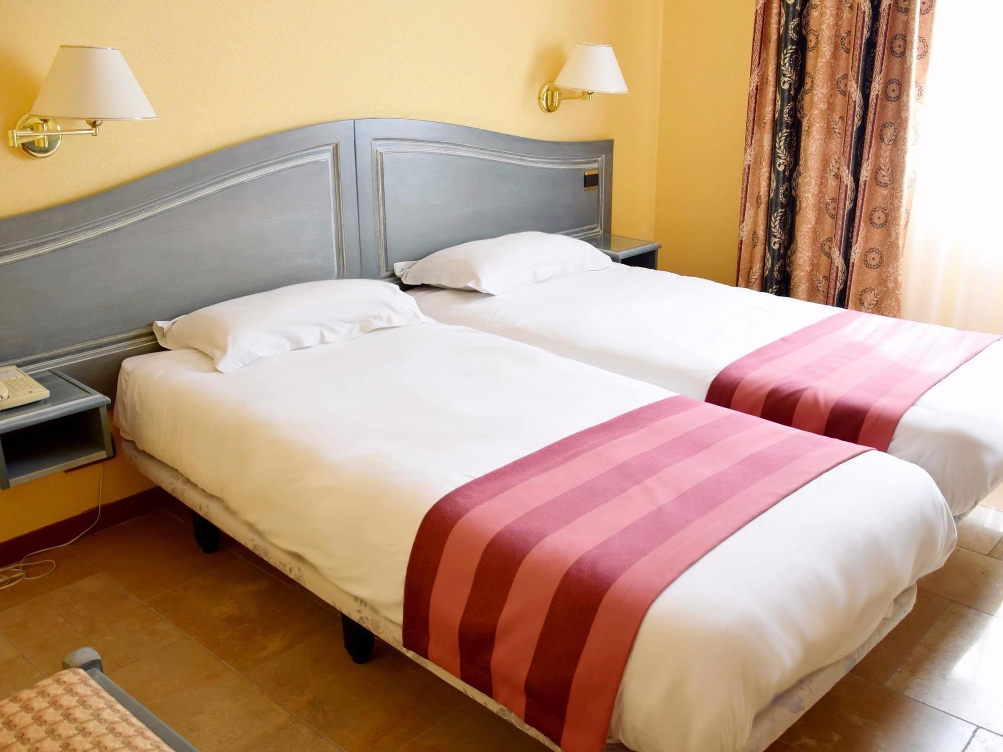 Logis Le Saint Nicolas Bar-sur-Aube Luaran gambar